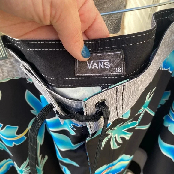 Vans Era 19" Boardshort Black Pit Stop Floral Men’s Size 38 - Picture 4 of 9